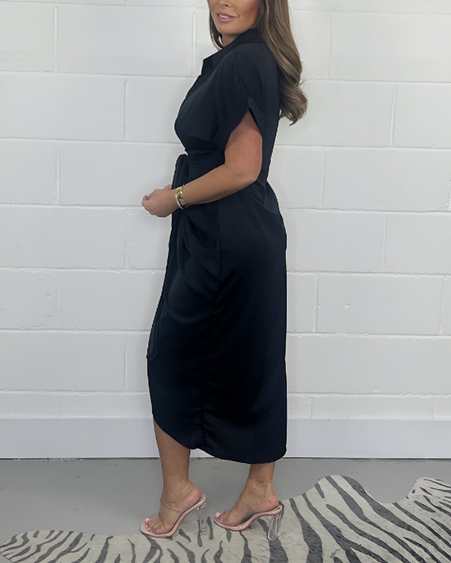 Nina | Robe midi à fronces et col chemise pour femmes