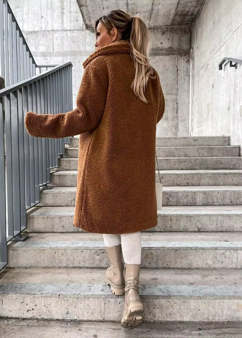 Axelle | Manteau long à col large et boutons