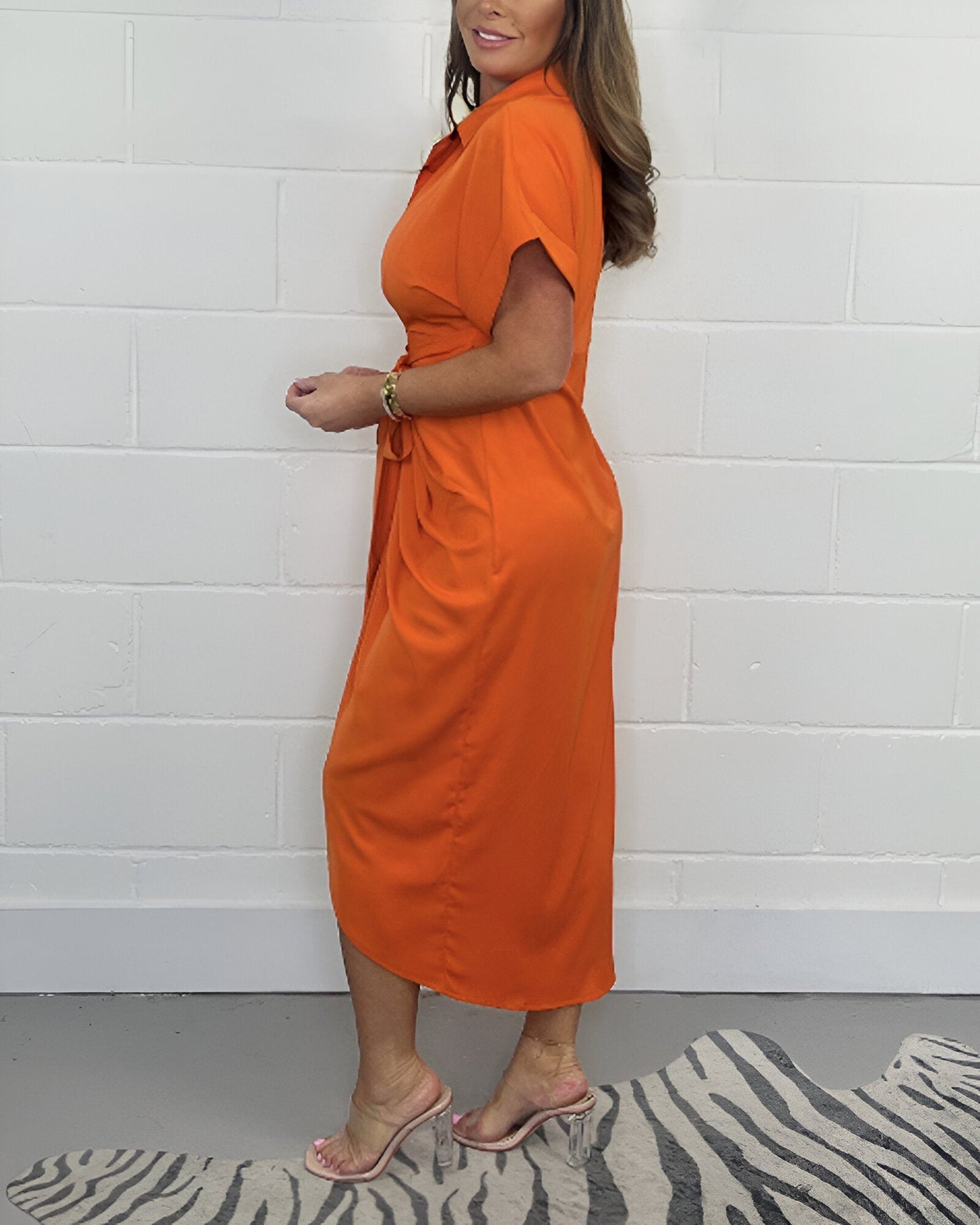 Nina | Robe midi à fronces et col chemise pour femmes