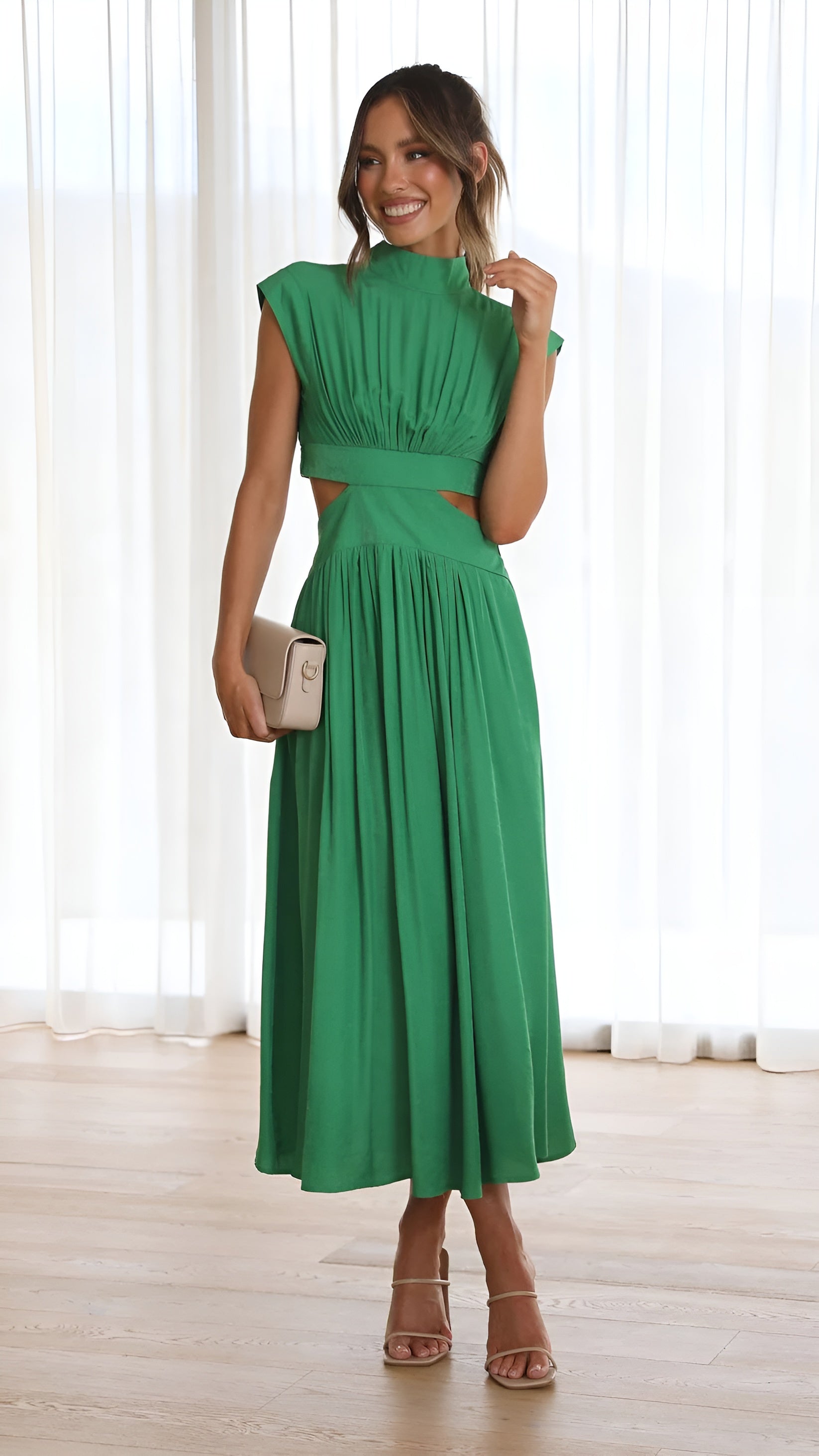 Louna | Robe mi-longue plissée avec découpes latérales et col montant pour femme