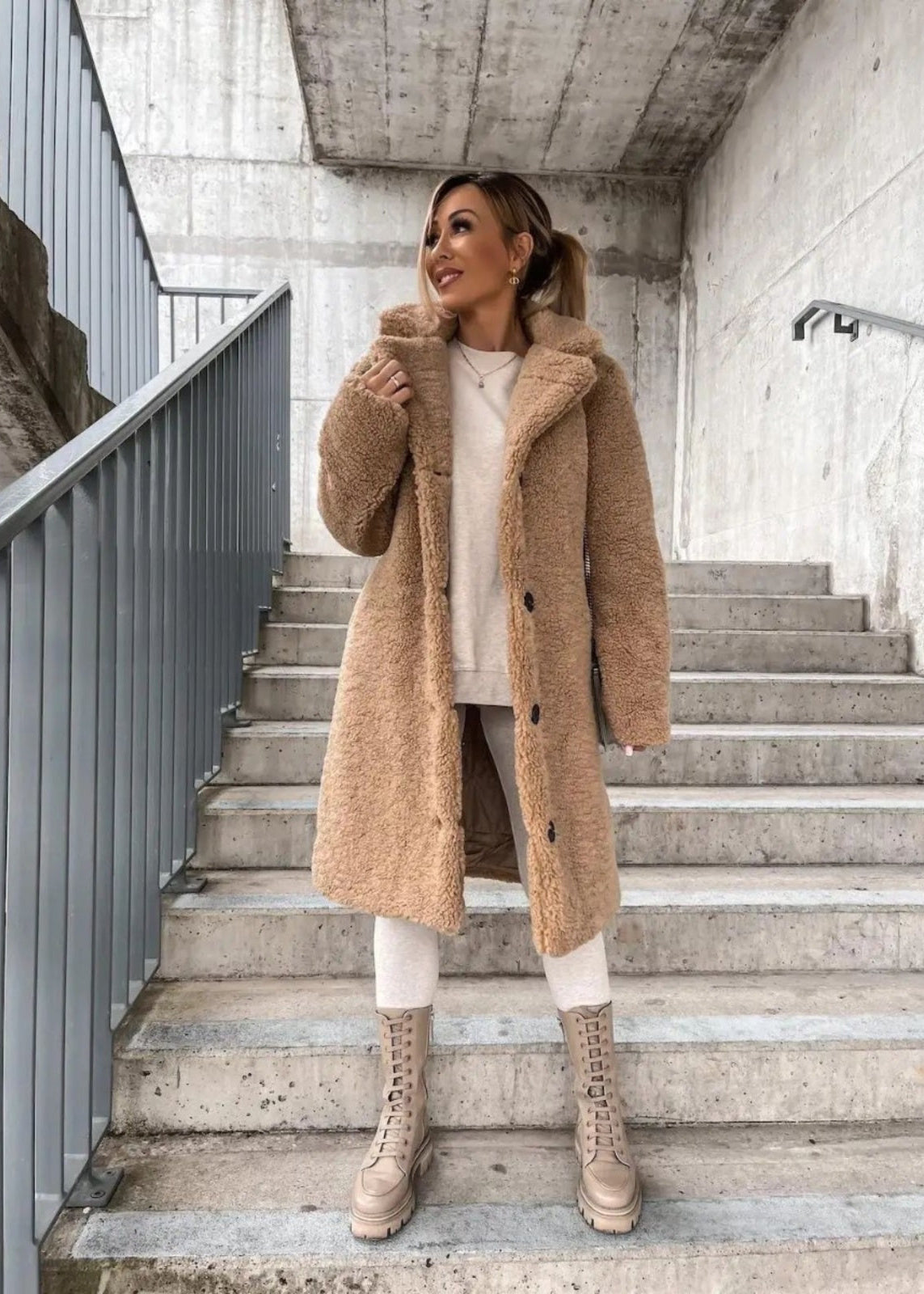 Axelle | Manteau long à col large et boutons