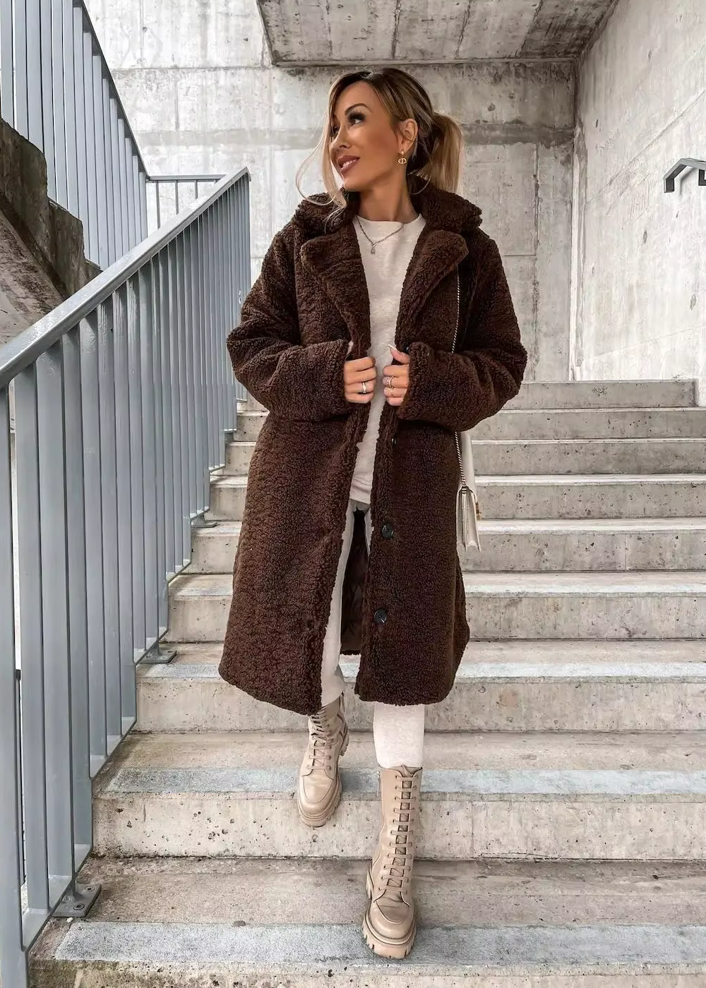 Axelle | Manteau long à col large et boutons