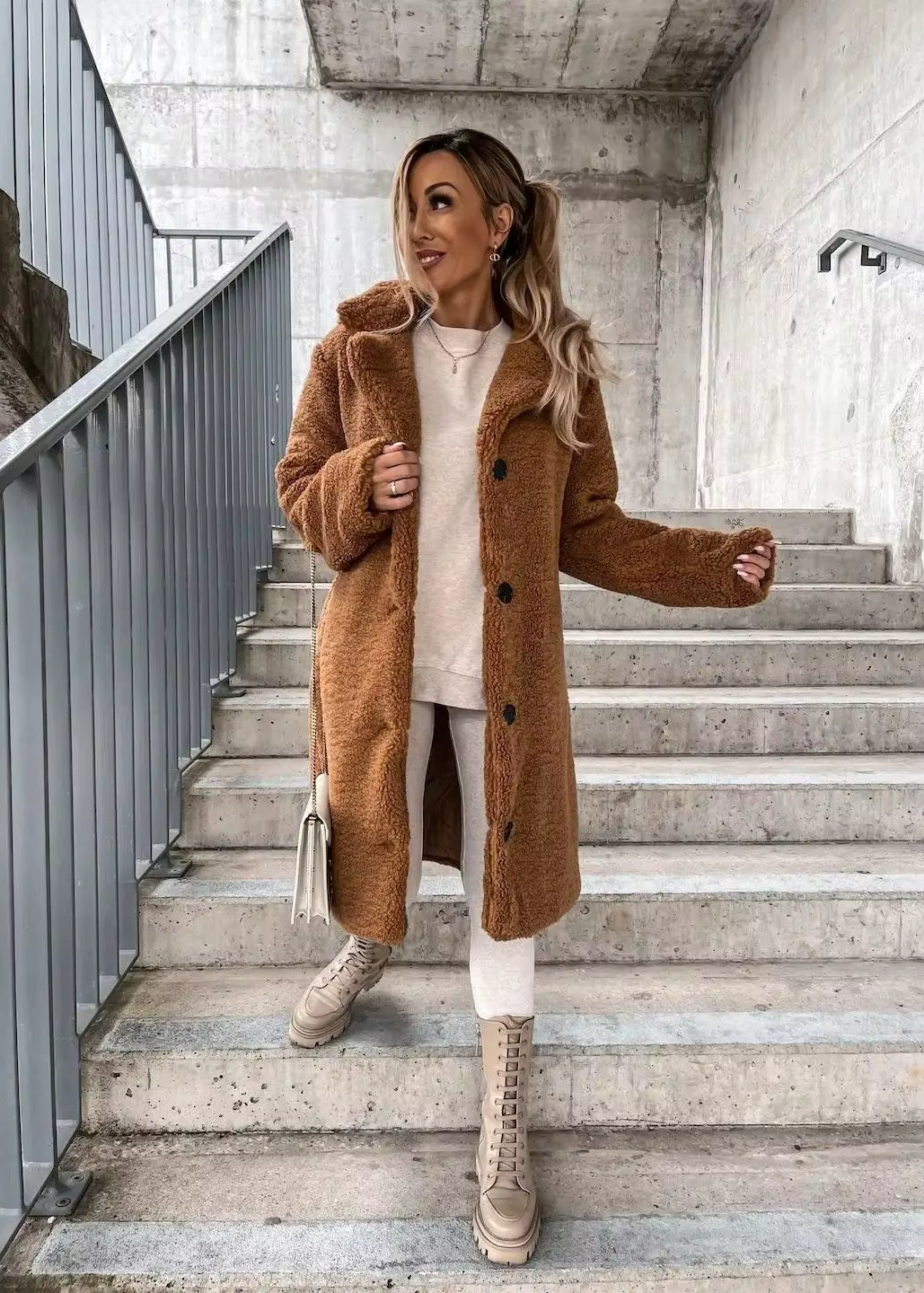 Axelle | Manteau long à col large et boutons