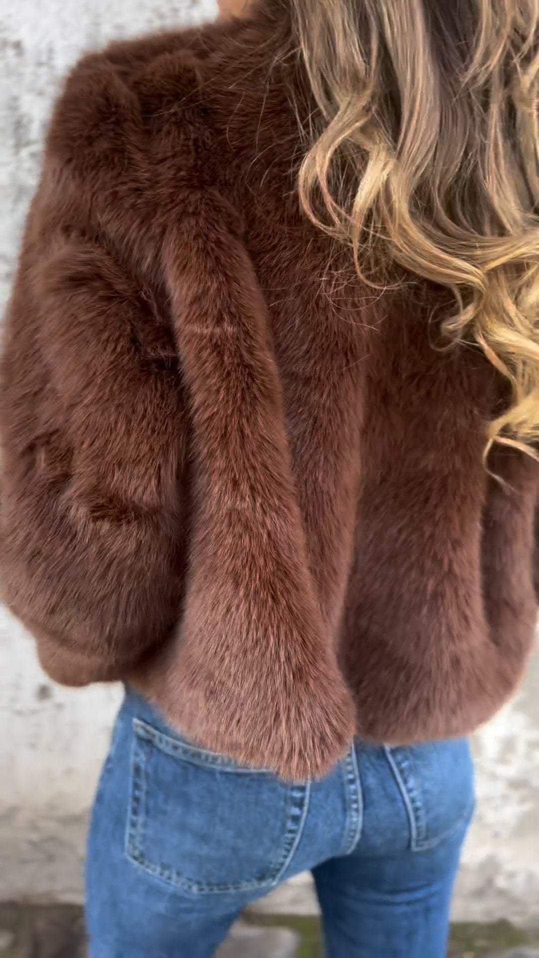 Capucine | Veste courte en fausse fourrure zippée pour femme