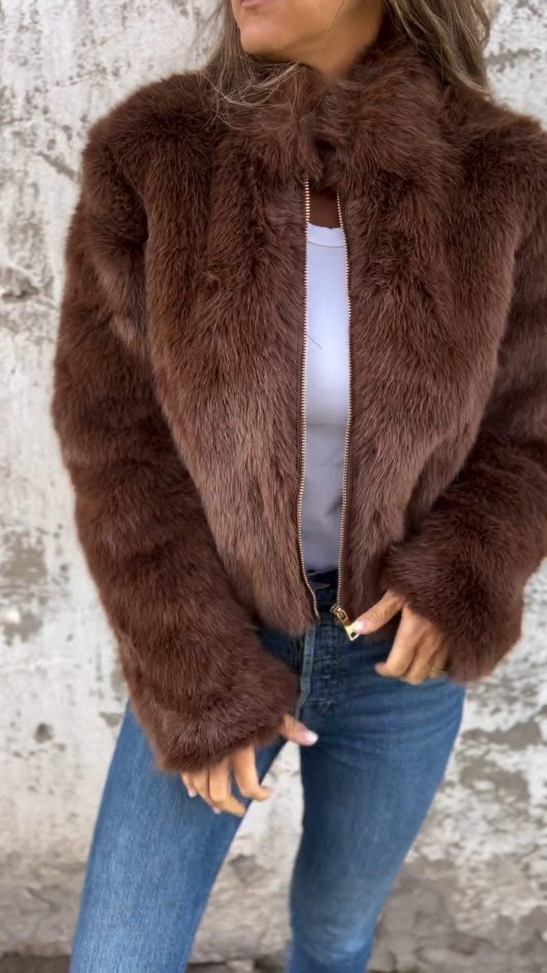 Capucine | Veste courte en fausse fourrure zippée pour femme