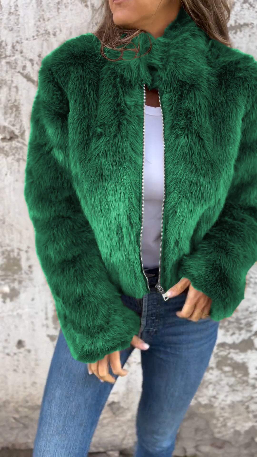 Capucine | Veste courte en fausse fourrure zippée pour femme